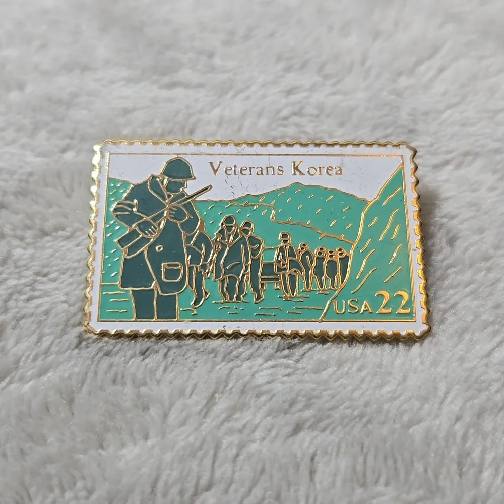 #459 KOREAN WAR STAMP  PIN VETERAN